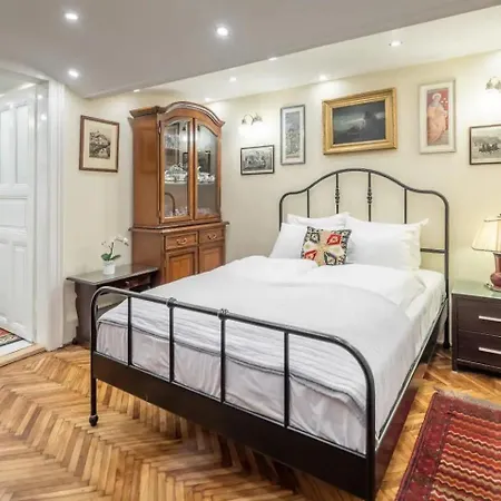 Vámház Boulevard * Budapest