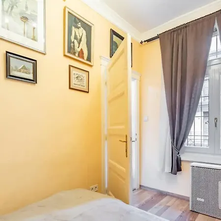 Vámház Boulevard *