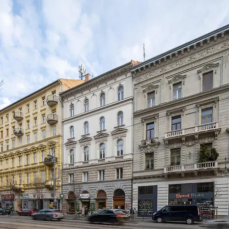 Vamhaz Boulevard Budapest