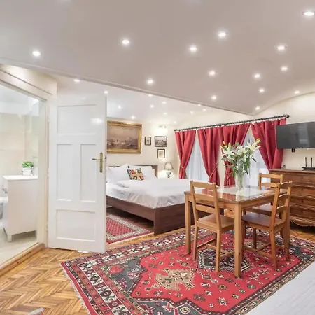 Vamhaz Boulevard Apartment *