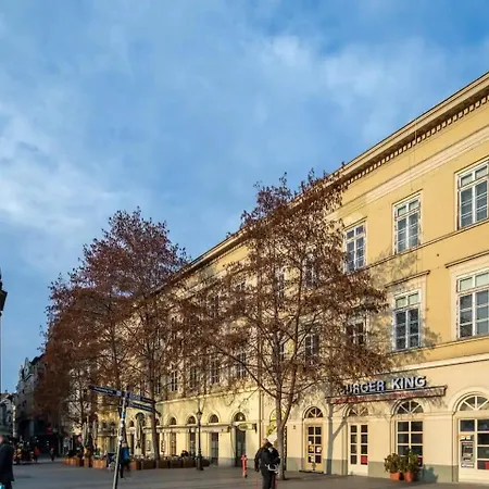 Vamhaz Boulevard * Budapest